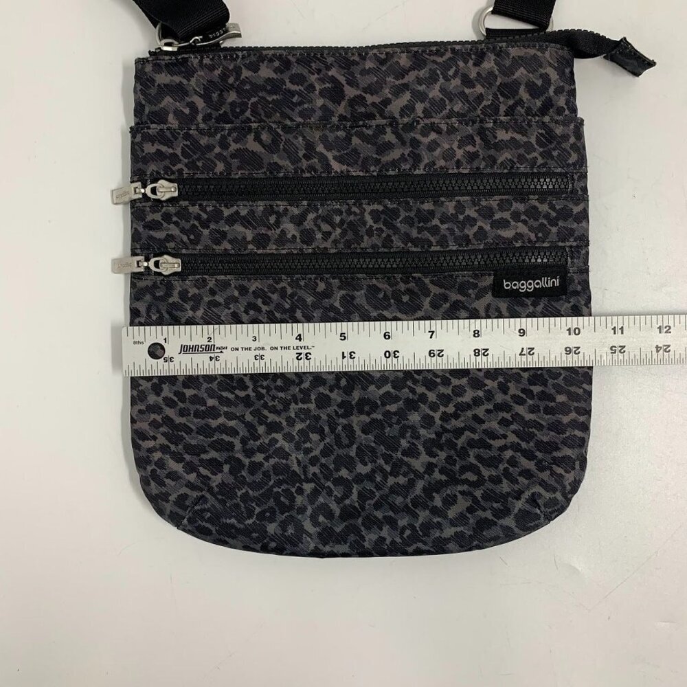 Baggallini Women's Animal Print Multi Pocket Adjustable Strap‎ Cross Body - Picture 11 of 14